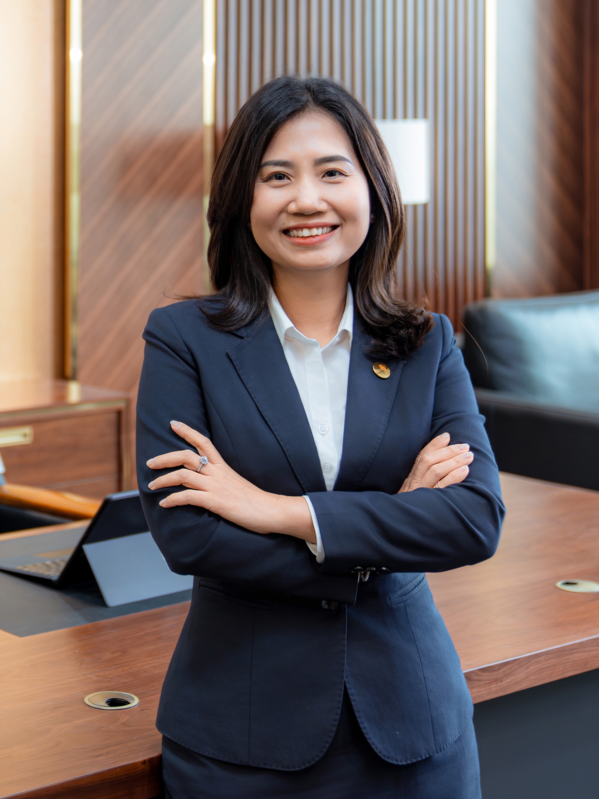 Bà Phạm Thu Hằng