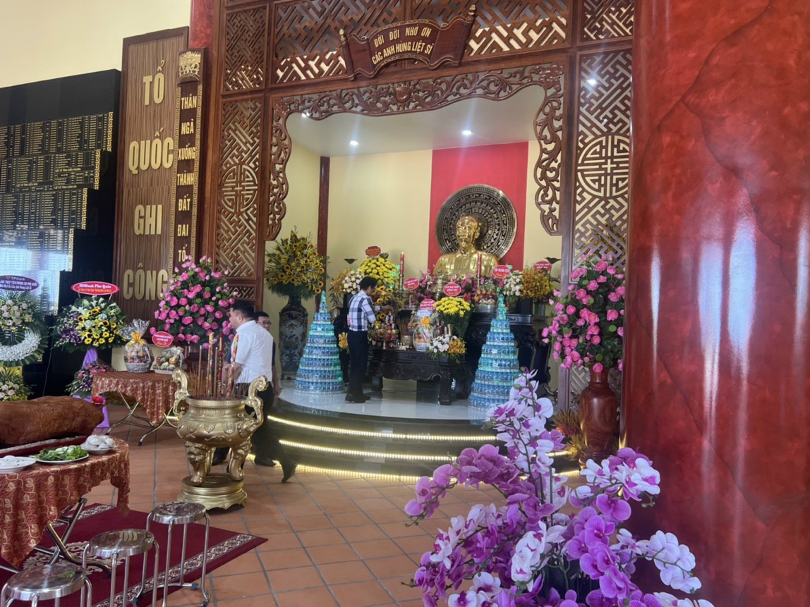 Ban lãnh đạo Thaigroup dâng hương tưởng niệm các anh hùng liệt sỹ